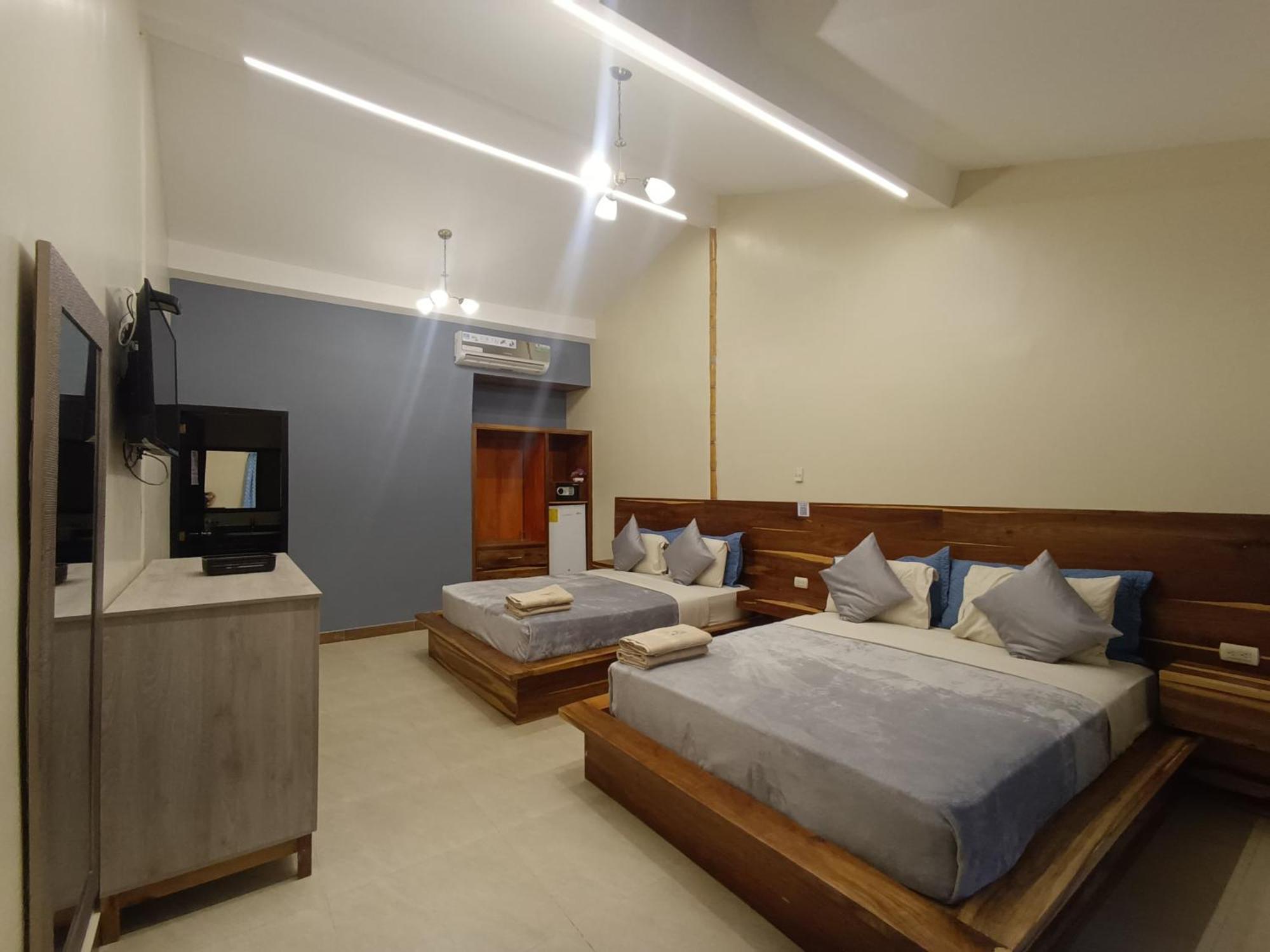 Hotel Berlin International Puerto López Kültér fotó
